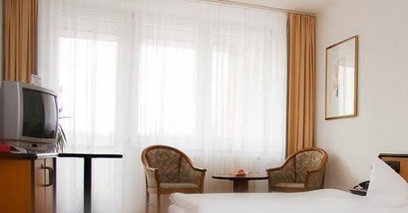 Comfort Hotel Bernau Бернау бай Берлин Екстериор снимка